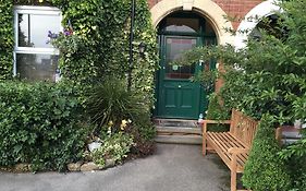 Oak Tree Guest House